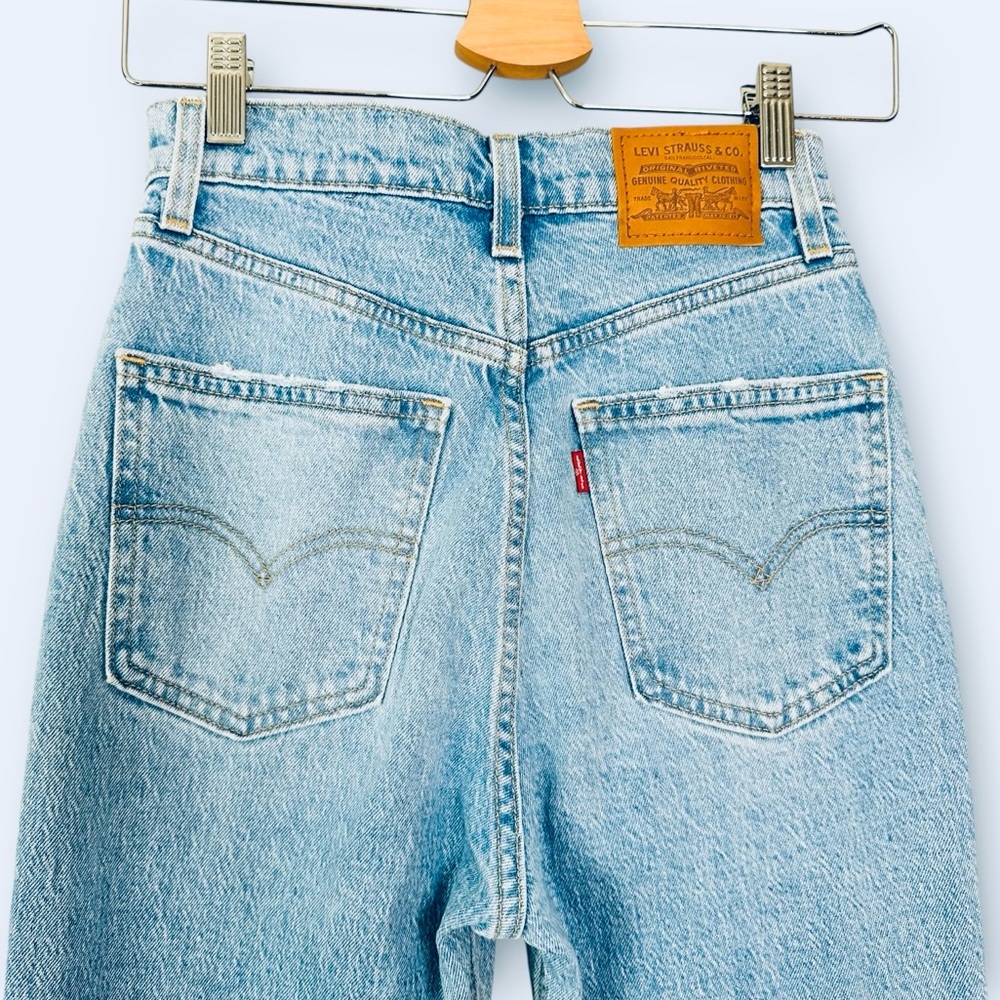 Levi's Premium 70's High Rise Flare Jeans - Picture 5 of 11